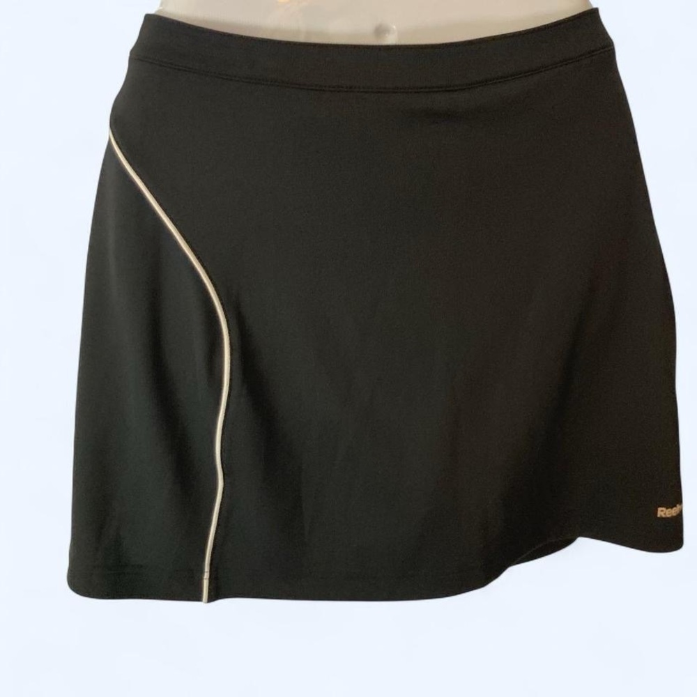 Reebok Black and white tennis skirt XL